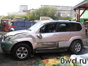 Битый автомобиль Toyota Land Cruiser Prado